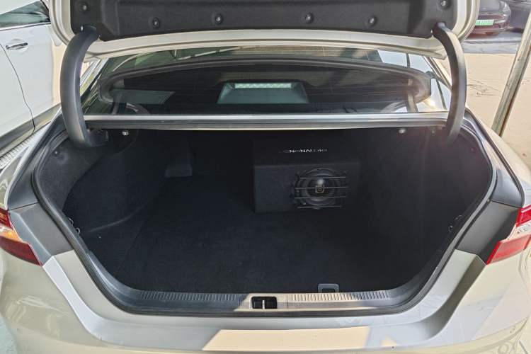 Used Toyota Camry 2019 Revised Version Dual-Engine 2.5 HG Luxury Edition Trunk