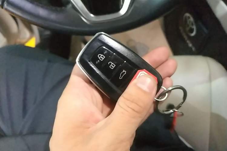 Used Toyota Camry 2019 2.0G Luxury Edition China VI Standard Vehicle Key
