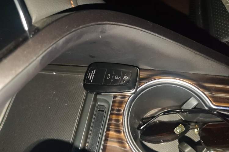 Used Toyota Camry 2019 2.0G Luxury Edition China VI Standard Vehicle Key