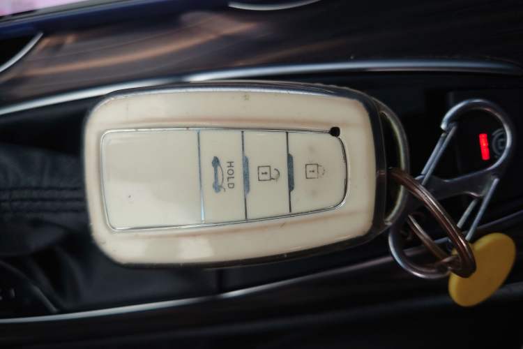 Used Toyota Camry 2019 Revised Version 2.0G Luxury Edition Vehicle Key