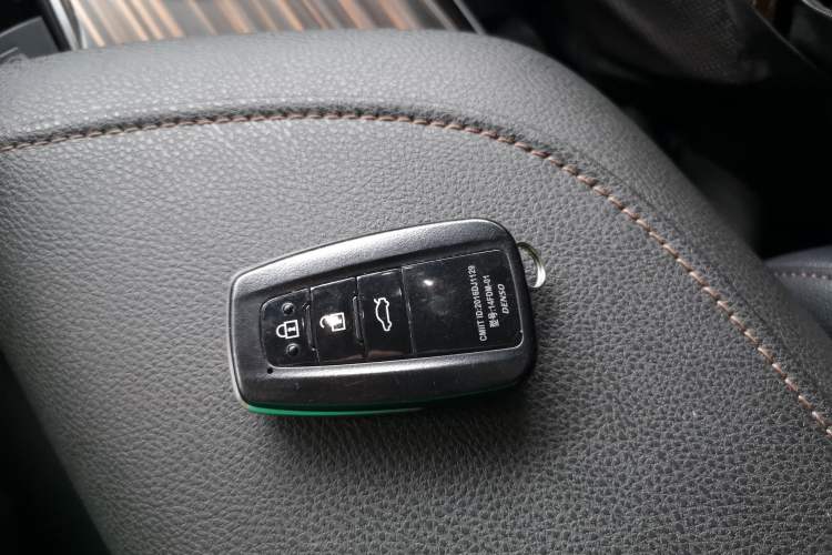 Used Toyota Camry 2019 2.5G Luxury Edition China VI Standard Vehicle Key