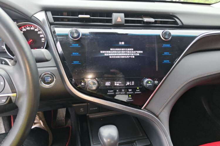 Used Toyota Camry 2019 2.0S FENGSHANG Version China VI Standard Audio And AC Panel