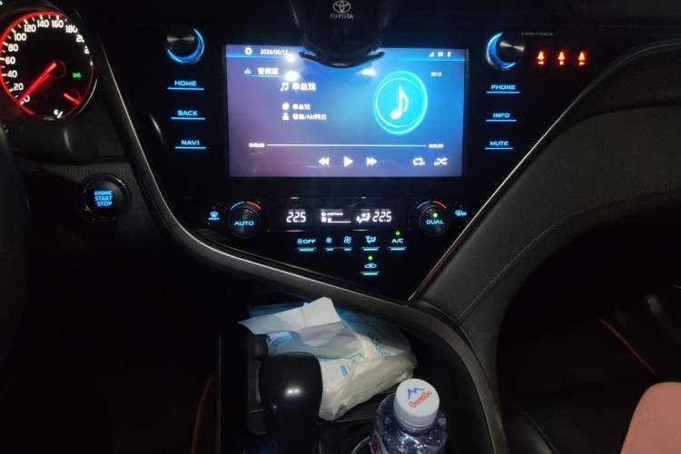 Used Toyota Camry 2019 2.0S FENGSHANG Version China VI Standard Audio And AC Panel