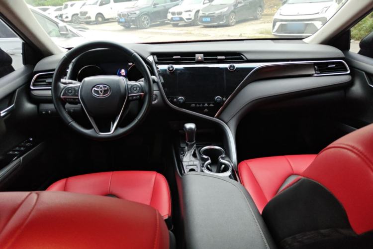 Used Toyota Camry 2019 2.0S FENGSHANG Version China VI Standard Center Console