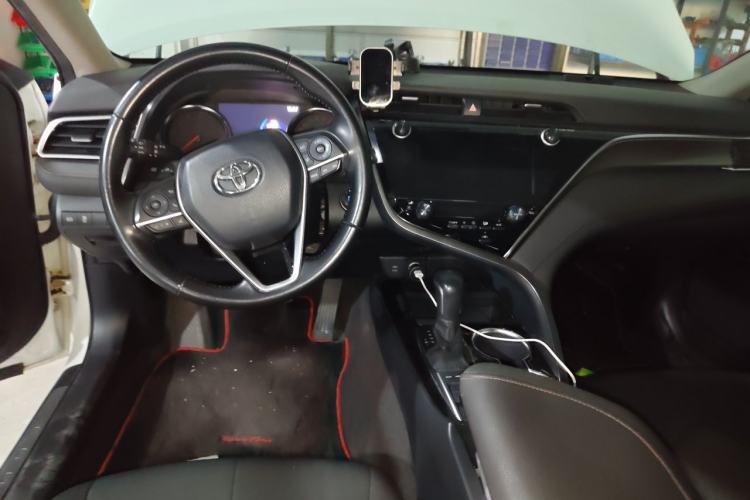 Used Toyota Camry 2019 2.0S FENGSHANG Version China VI Standard Center Console