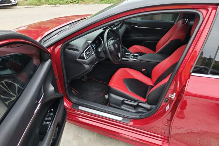 Used Toyota Camry 2019 2.0S FENGSHANG Version China VI Standard Driver Seat
