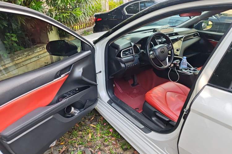 Used Toyota Camry 2019 2.0S FENGSHANG Version China VI Standard Driver Seat