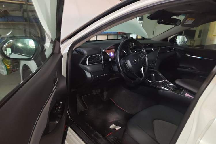 Used Toyota Camry 2019 2.0S FENGSHANG Version China VI Standard Driver Seat