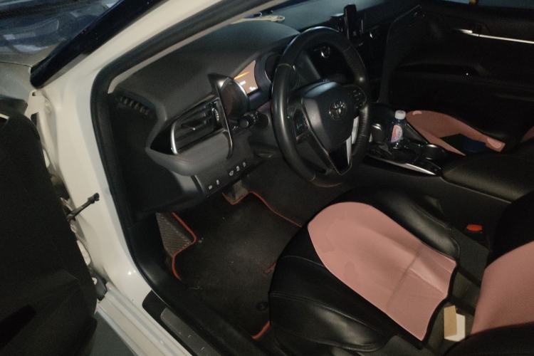 Used Toyota Camry 2019 2.0S FENGSHANG Version China VI Standard Driver Seat