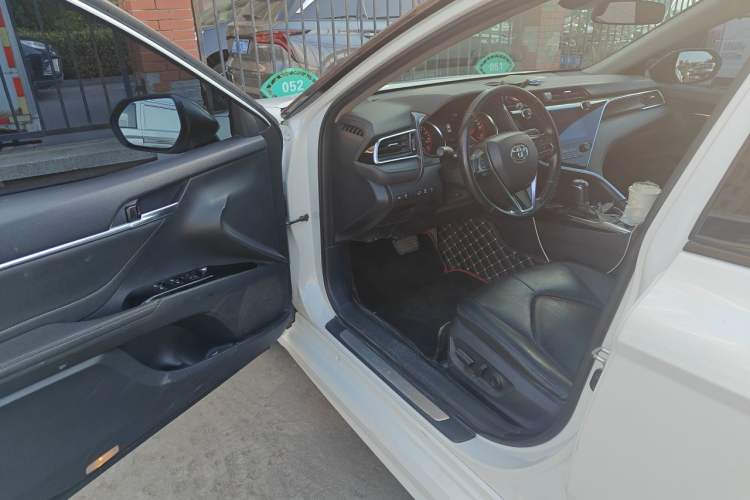 Used Toyota Camry 2019 2.5S FENGSHANG Version China VI Standard Driver Seat