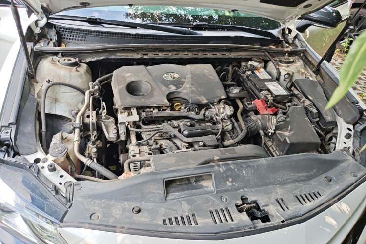 Used Toyota Camry 2019 2.0S FENGSHANG Version China VI Standard Engine Bay