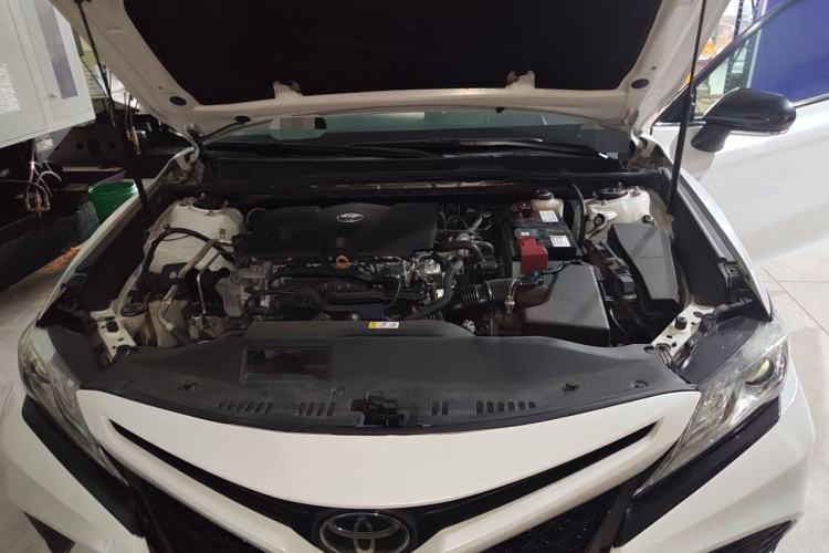 Used Toyota Camry 2019 2.0S FENGSHANG Version China VI Standard Engine Bay