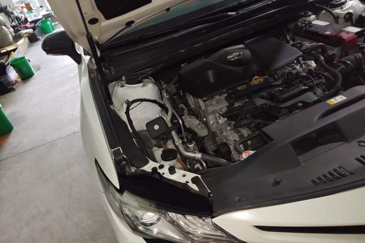 Used Toyota Camry 2019 2.0S FENGSHANG Version China VI Standard Engine Bay Right