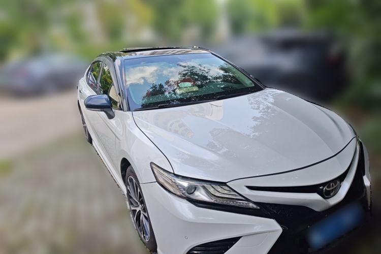 Used Toyota Camry 2019 2.0S FENGSHANG Version China VI Standard Front Right 45 Deg