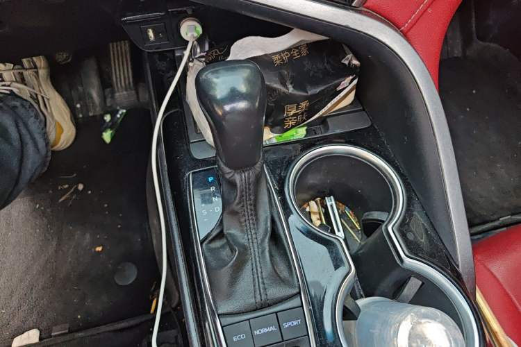 Used Toyota Camry 2019 2.5S FENGSHANG Version China V Standard Gear Lever