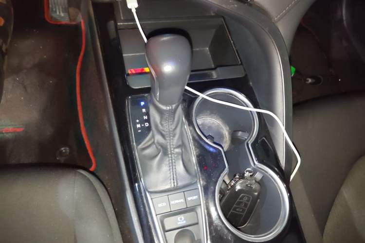 Used Toyota Camry 2019 2.0S FENGSHANG Version China VI Standard Gear Lever