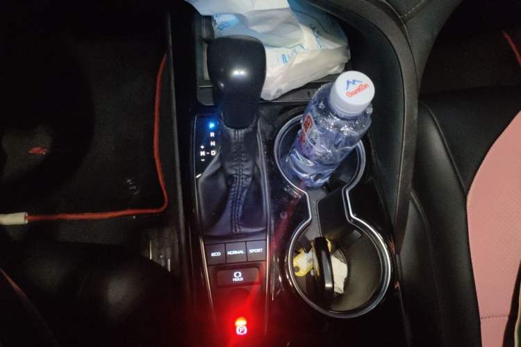 Used Toyota Camry 2019 2.0S FENGSHANG Version China VI Standard Gear Lever