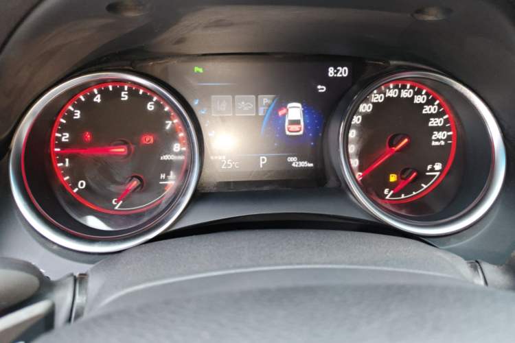 Used Toyota Camry 2019 2.0S FENGSHANG Version China VI Standard Odometer Close Up