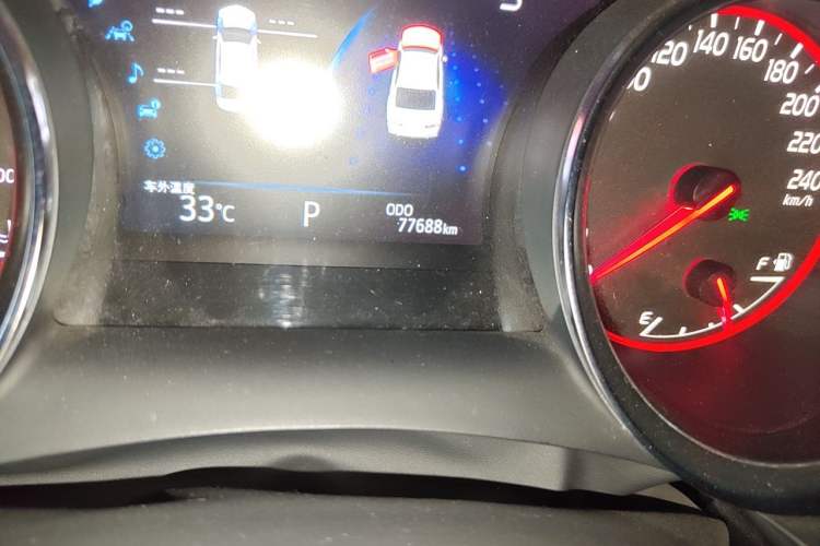 Used Toyota Camry 2019 2.0S FENGSHANG Version China VI Standard Odometer Close Up