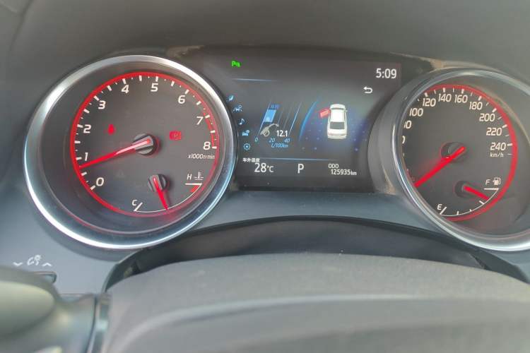 Used Toyota Camry 2019 2.5S FENGSHANG Version China VI Standard Odometer Close Up