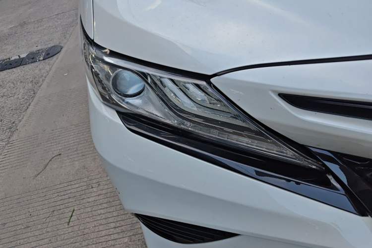Used Toyota Camry 2019 2.5S FENGSHANG Version China V Standard Right Front Headlight