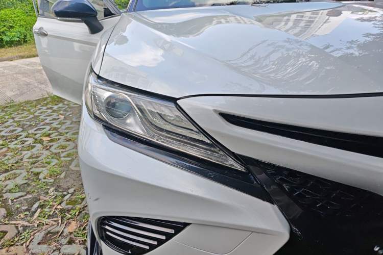 Used Toyota Camry 2019 2.0S FENGSHANG Version China VI Standard Right Front Headlight