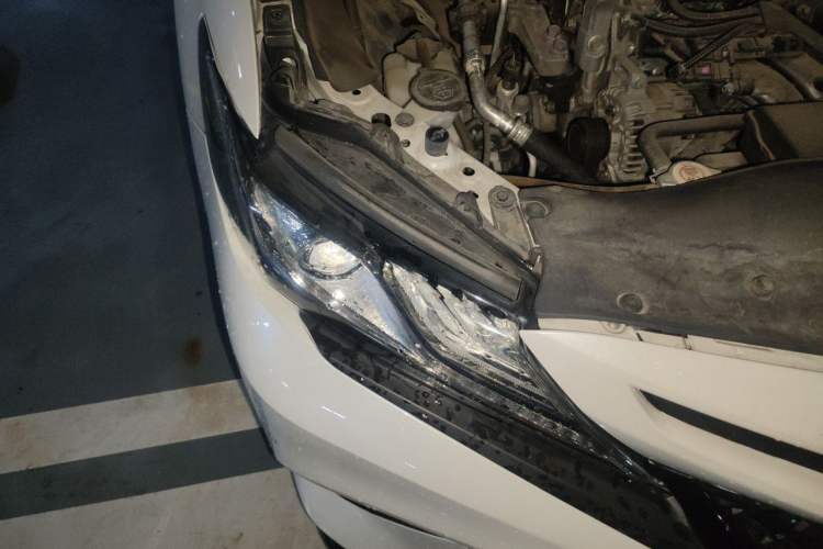 Used Toyota Camry 2019 2.0S FENGSHANG Version China VI Standard Right Front Headlight