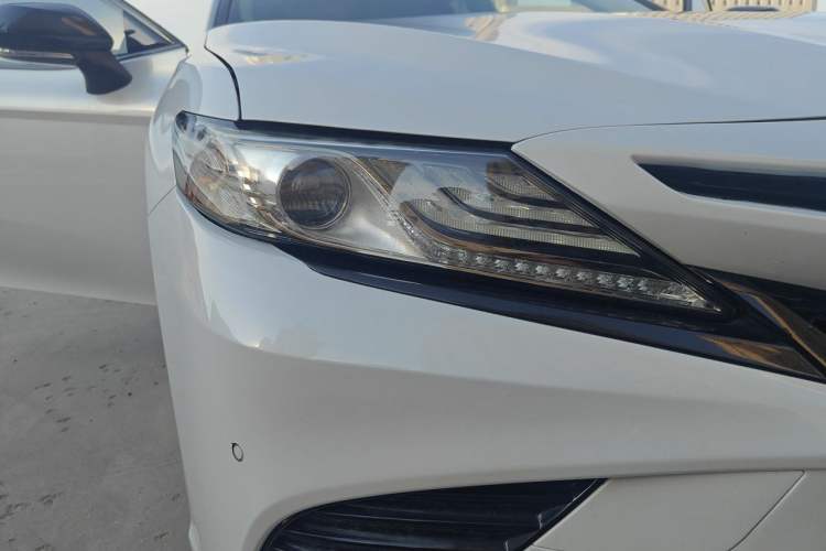 Used Toyota Camry 2019 2.5S FENGSHANG Version China VI Standard Right Front Headlight