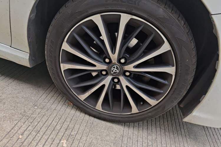 Used Toyota Camry 2019 2.5S FENGSHANG Version China V Standard Right Front Wheel Hub