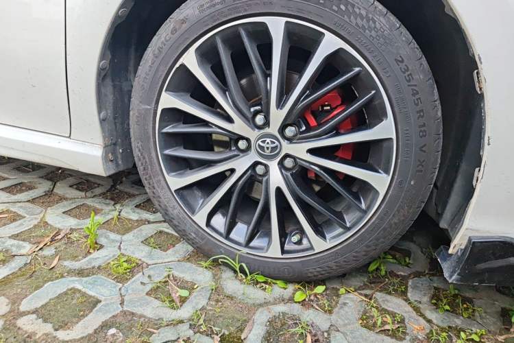 Used Toyota Camry 2019 2.0S FENGSHANG Version China VI Standard Right Front Wheel Hub