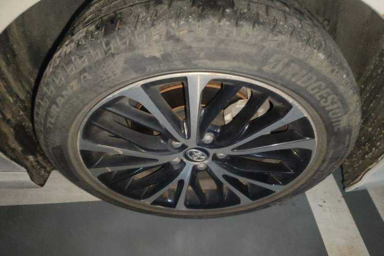 Used Toyota Camry 2019 2.0S FENGSHANG Version China VI Standard Right Front Wheel Hub