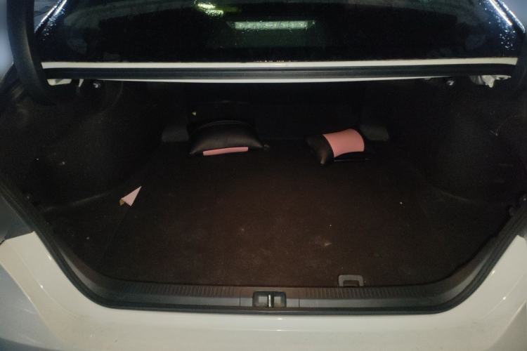 Used Toyota Camry 2019 2.0S FENGSHANG Version China VI Standard Trunk