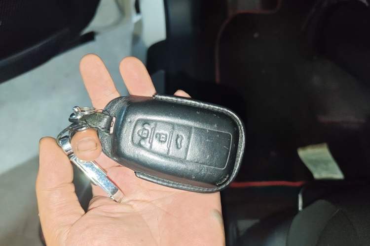 Used Toyota Camry 2019 2.0S FENGSHANG Version China VI Standard Vehicle Key