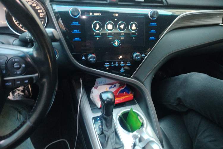 Used Toyota Camry 2019 Dual-Engine 2.5 HG Luxury Edition China V Standard Audio And AC Panel