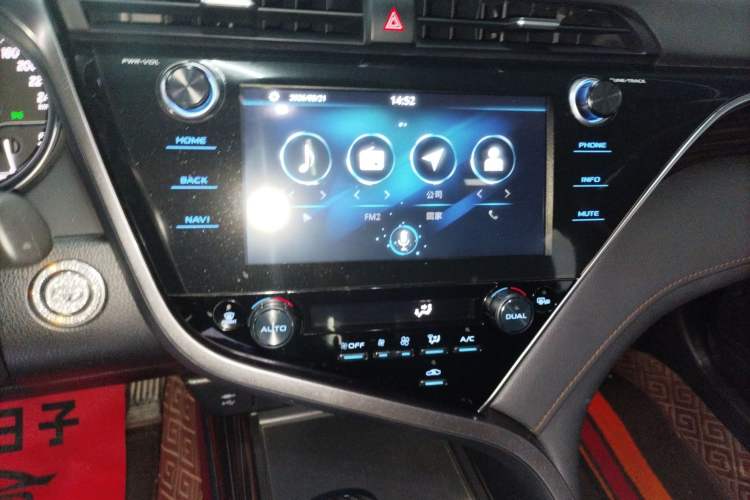 Used Toyota Camry 2019 2.0G Luxury Edition China VI Standard Audio And AC Panel