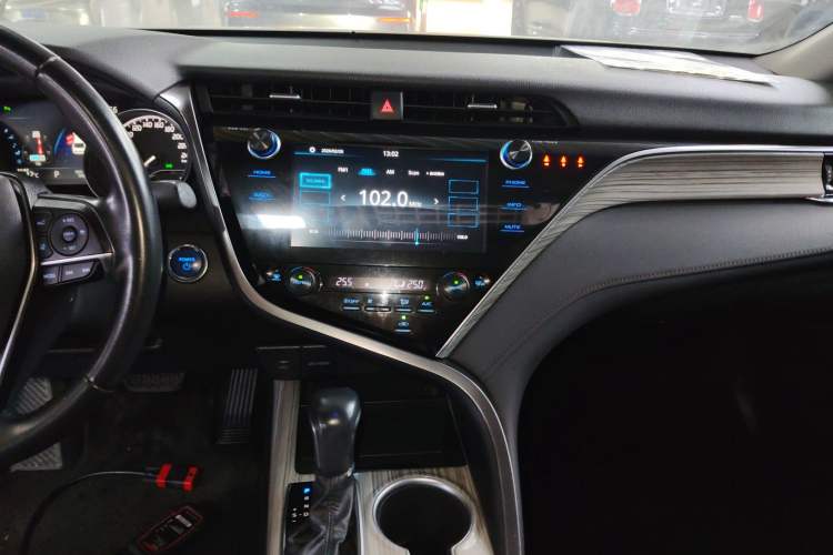 Used Toyota Camry 2019 Dual-Engine 2.5 HG Luxury Edition China VI Standard Audio And AC Panel
