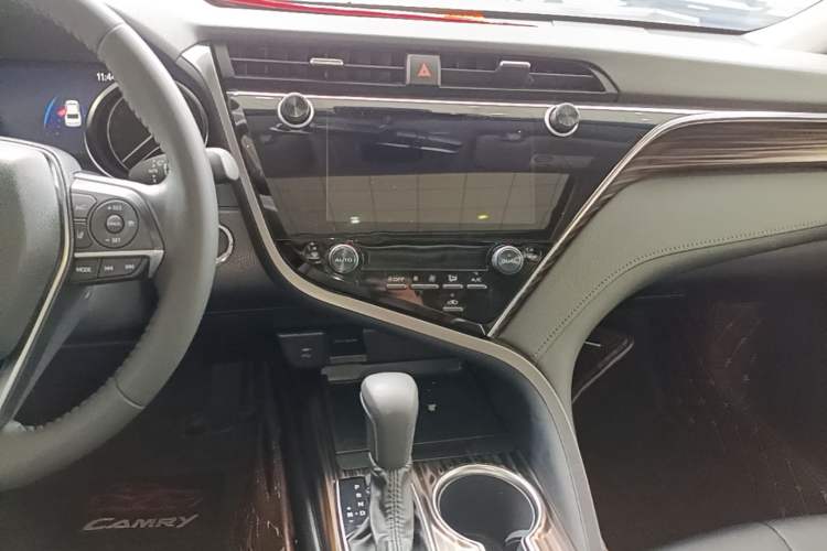 Used Toyota Camry 2019 2.0G Luxury Edition China VI Standard Audio And AC Panel