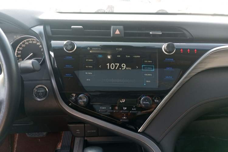 Used Toyota Camry 2019 Dual-Engine 2.5 HG Luxury Edition China VI Standard Audio And AC Panel