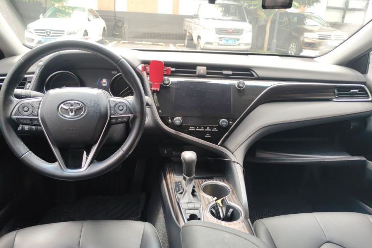 Used Toyota Camry 2019 2.5G Luxury Edition China VI Standard Center Console