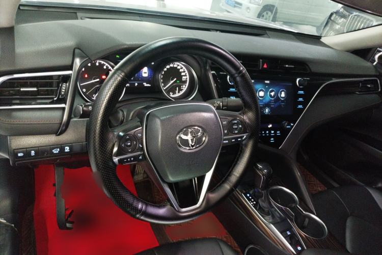 Used Toyota Camry 2019 2.0G Luxury Edition China VI Standard Center Console