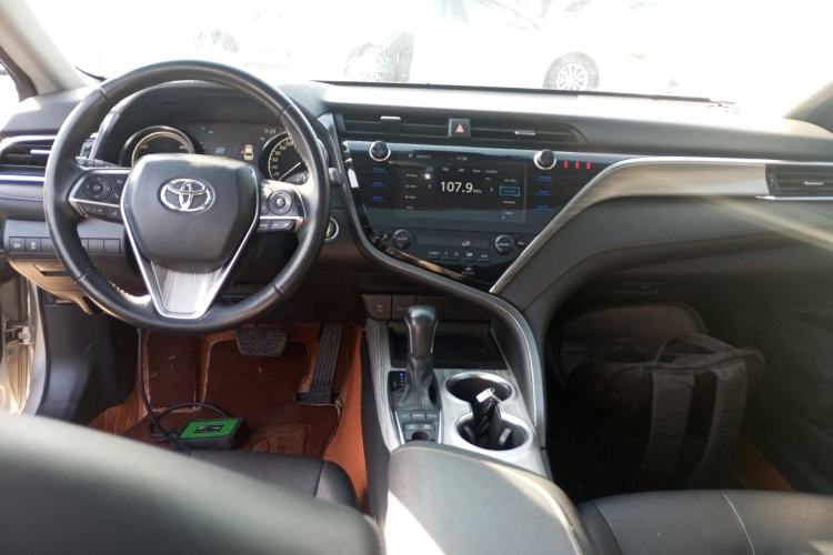 Used Toyota Camry 2019 Dual-Engine 2.5 HG Luxury Edition China VI Standard Center Console