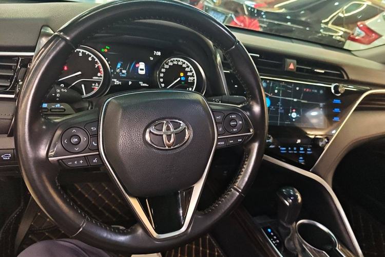 Used Toyota Camry 2019 2.5G Luxury Edition China VI Standard Center Console