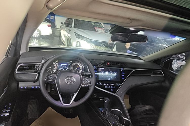 Used Toyota Camry 2019 2.0G Luxury Edition China VI Standard Center Console