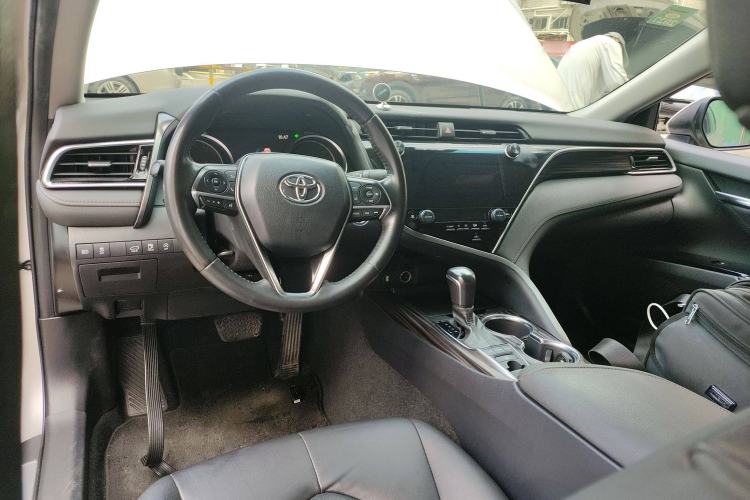 Used Toyota Camry 2019 2.5G Luxury Edition China VI Standard Center Console