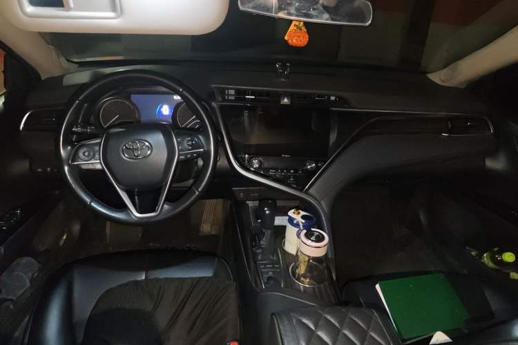 Used Toyota Camry 2019 2.5G Luxury Edition China VI Standard Center Console