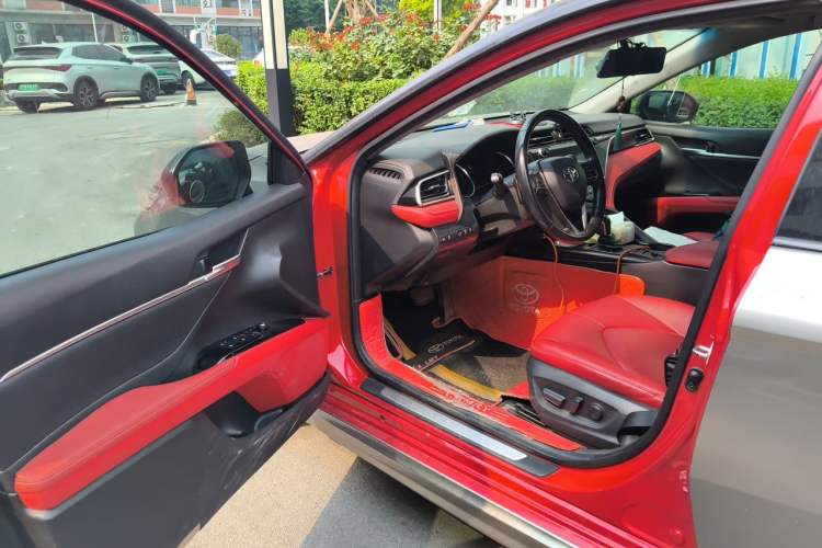 Used Toyota Camry 2019 2.5S FENGSHANG Version China VI Standard Driver Seat