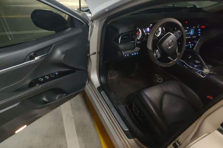 Used Toyota Camry 2019 2.5G Luxury Edition China V Standard Driver Seat