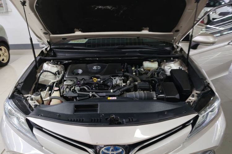 Used Toyota Camry 2019 Dual-Engine 2.5 HG Luxury Edition China VI Standard Engine Bay