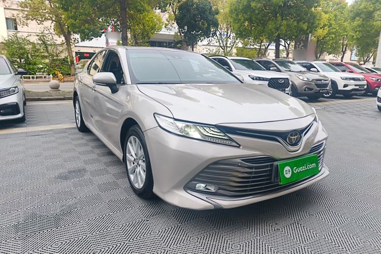 Used Toyota Camry 2019 Revised Version 2.0G Luxury Edition Exterior 1