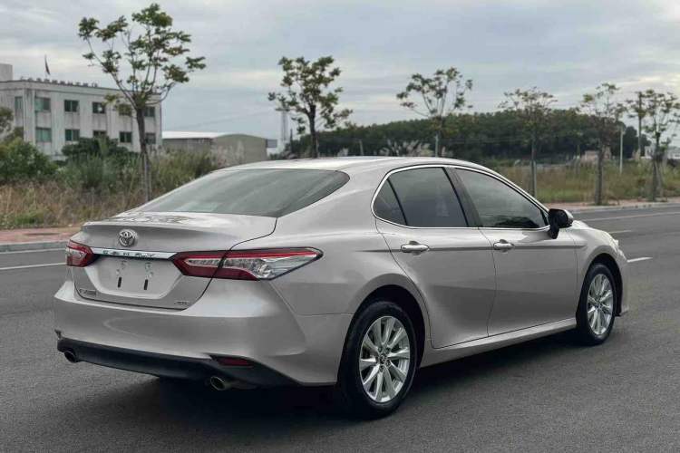 Used Toyota Camry 2019 Revised Version 2.0G Luxury Edition Exterior 3